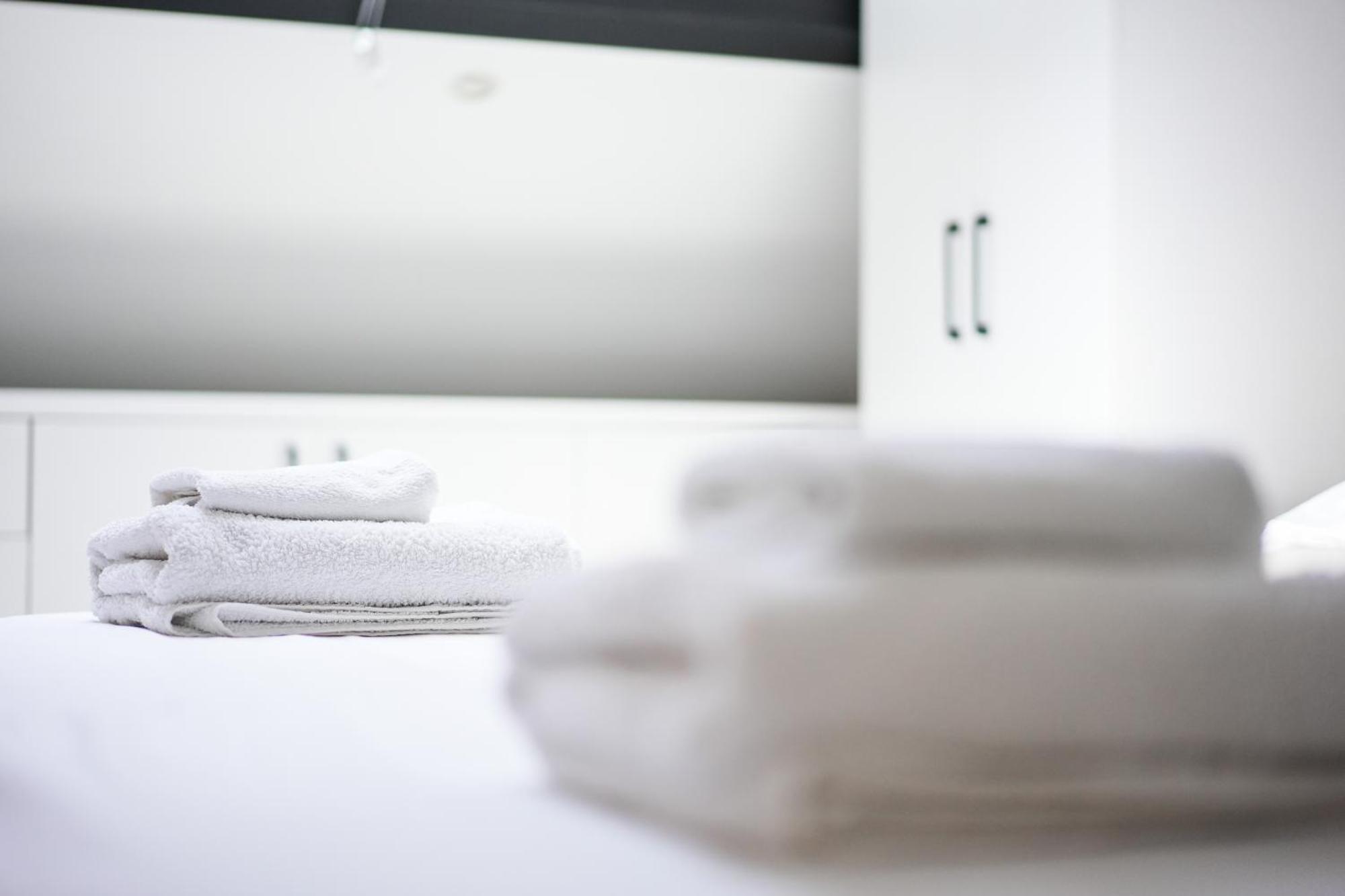 City Center Hideout - Studio Apartment Tirana Buitenkant foto