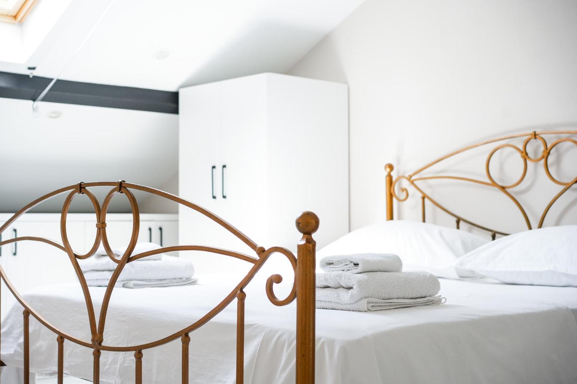 City Center Hideout - Studio Apartment Tirana Buitenkant foto