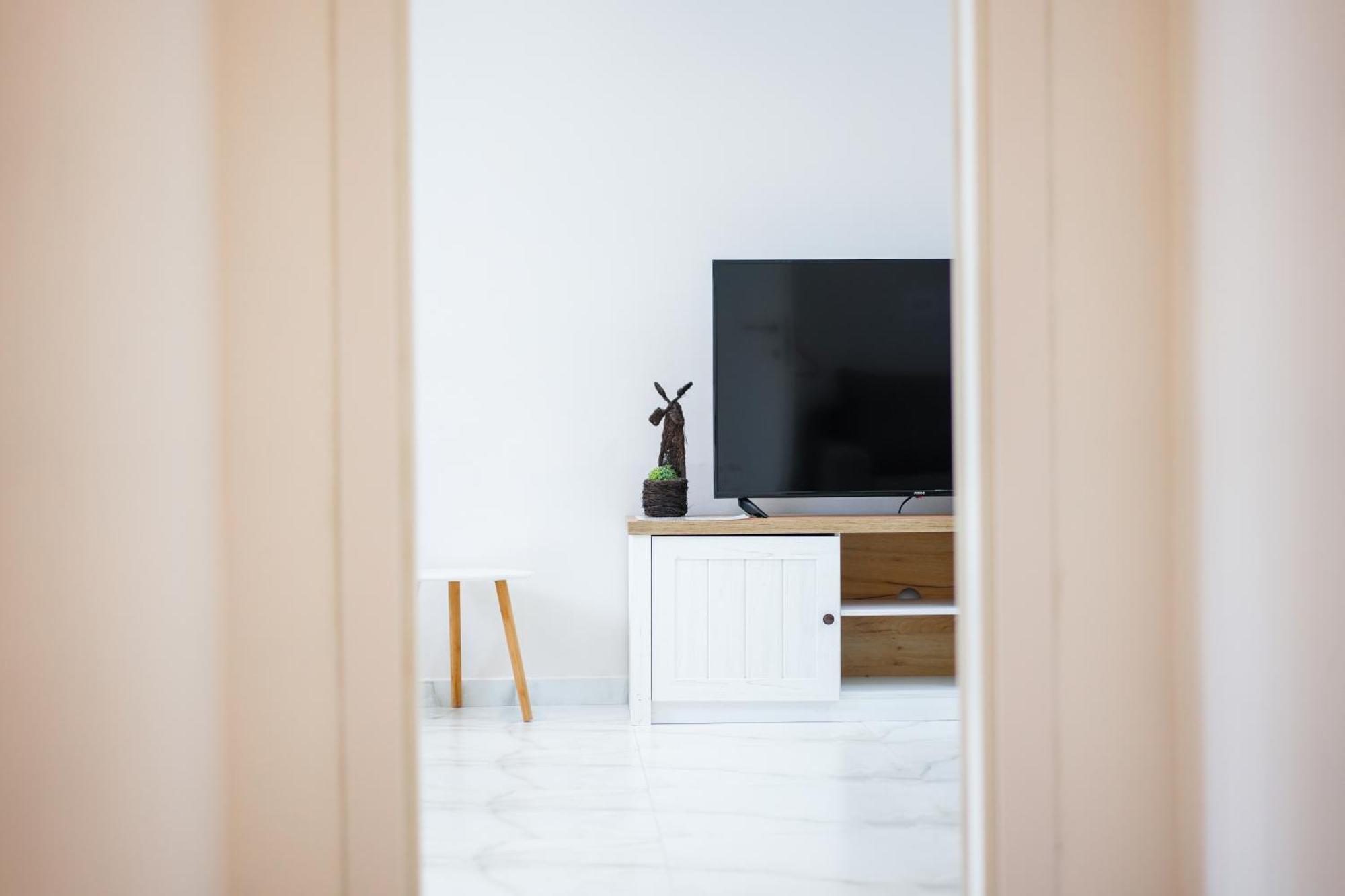 City Center Hideout - Studio Apartment Tirana Buitenkant foto