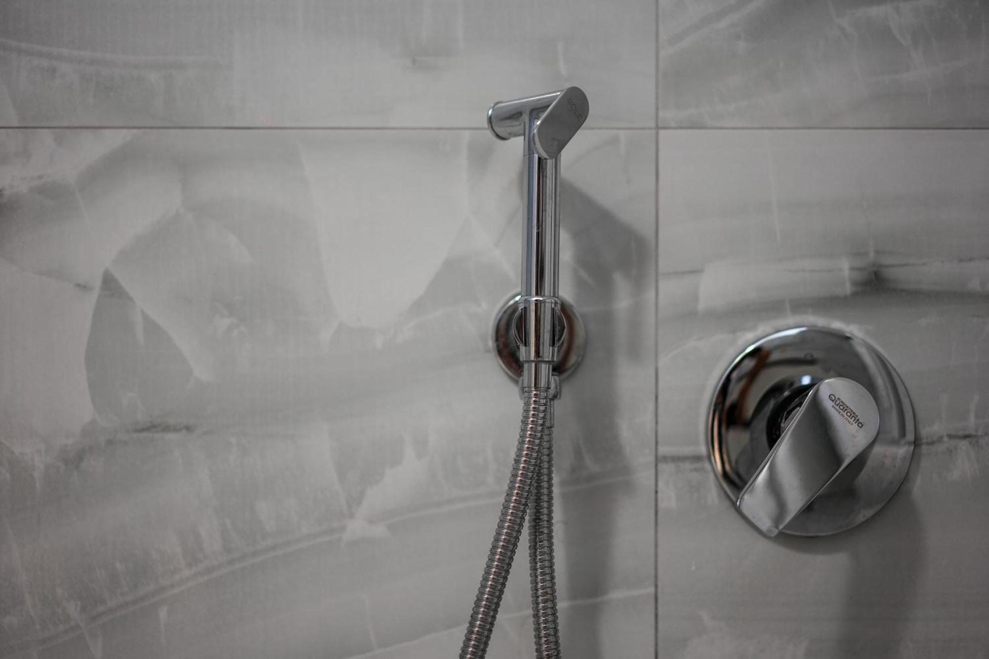 City Center Hideout - Studio Apartment Tirana Buitenkant foto