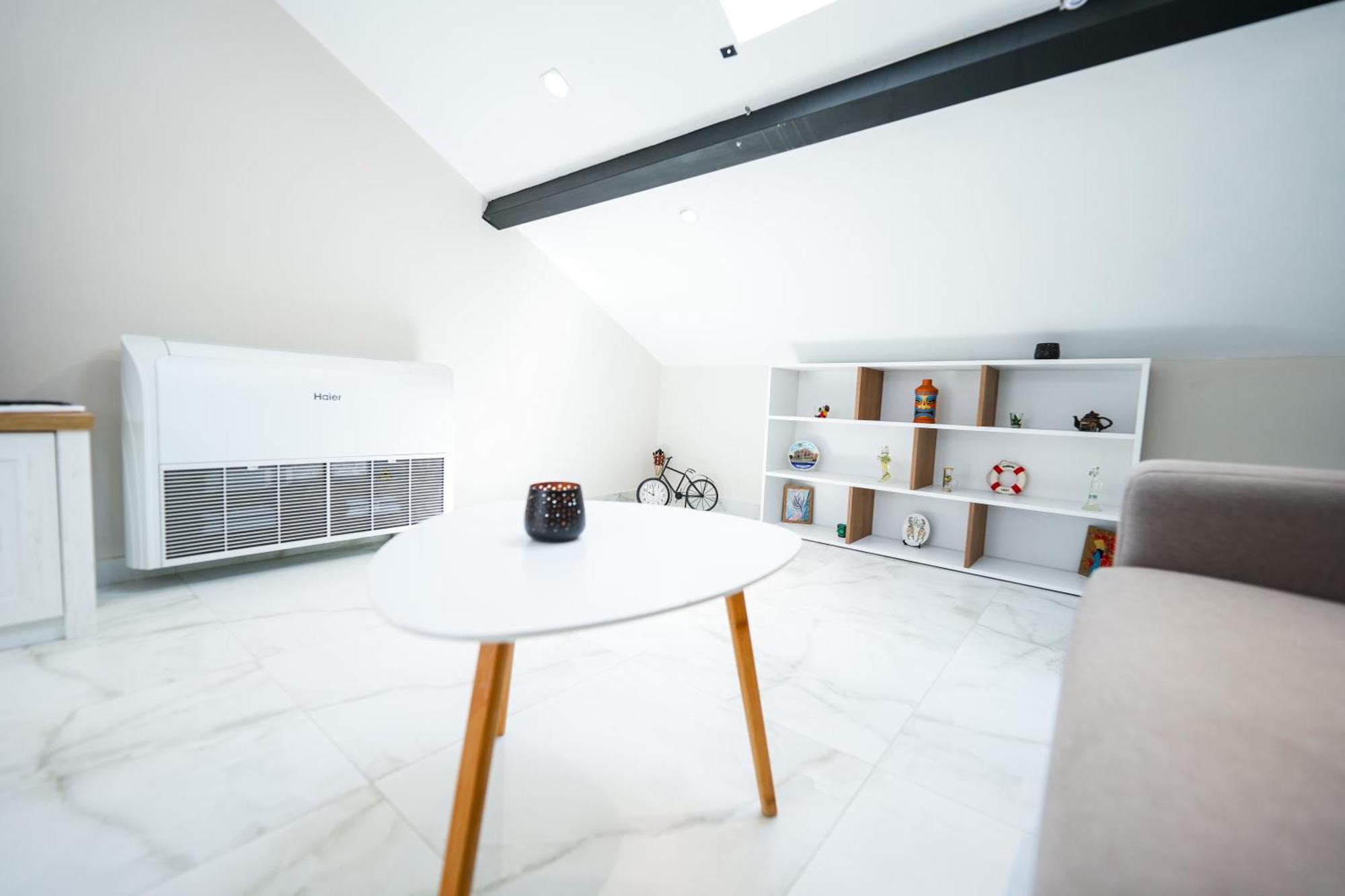 City Center Hideout - Studio Apartment Tirana Buitenkant foto